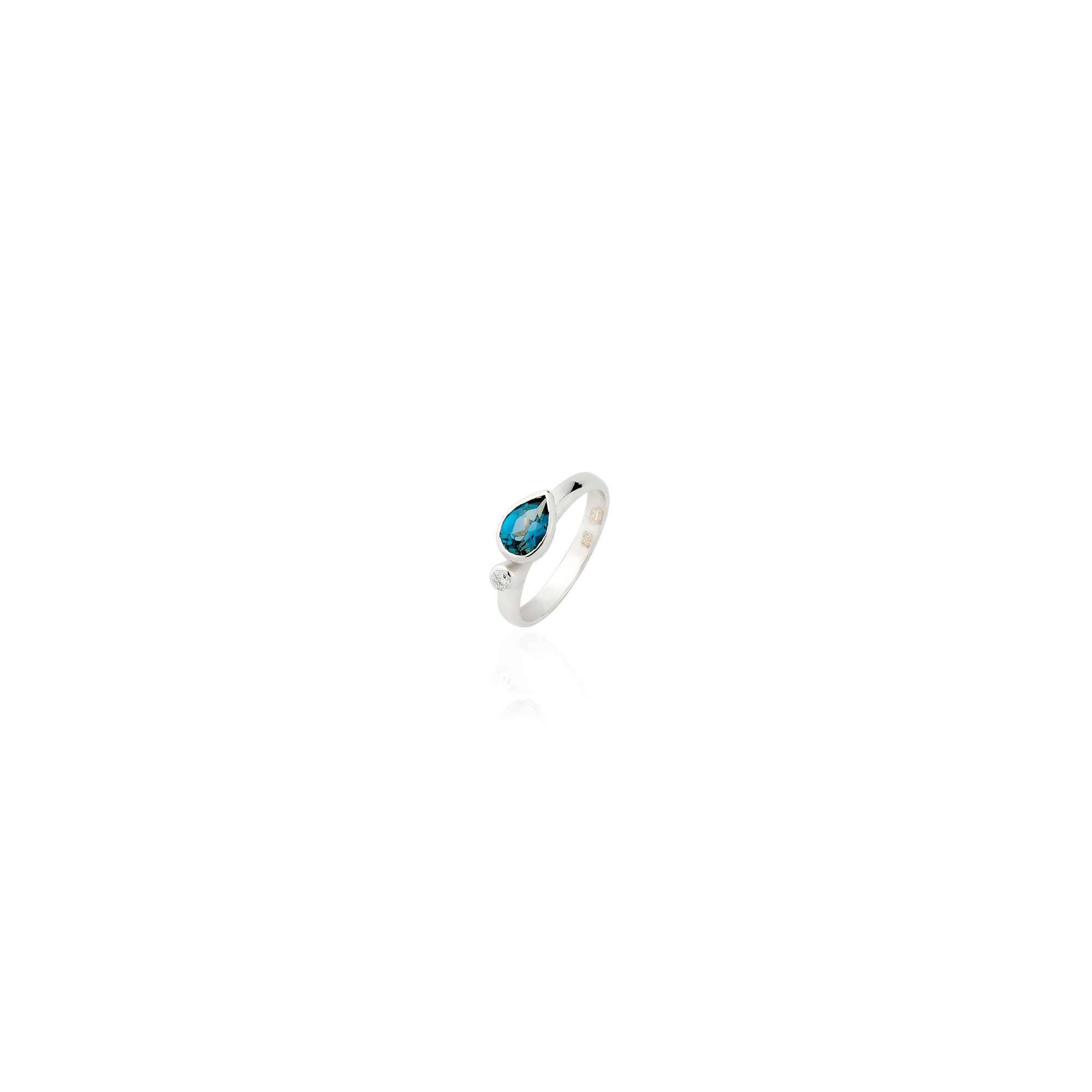 Blue Topaz Pear Gleam